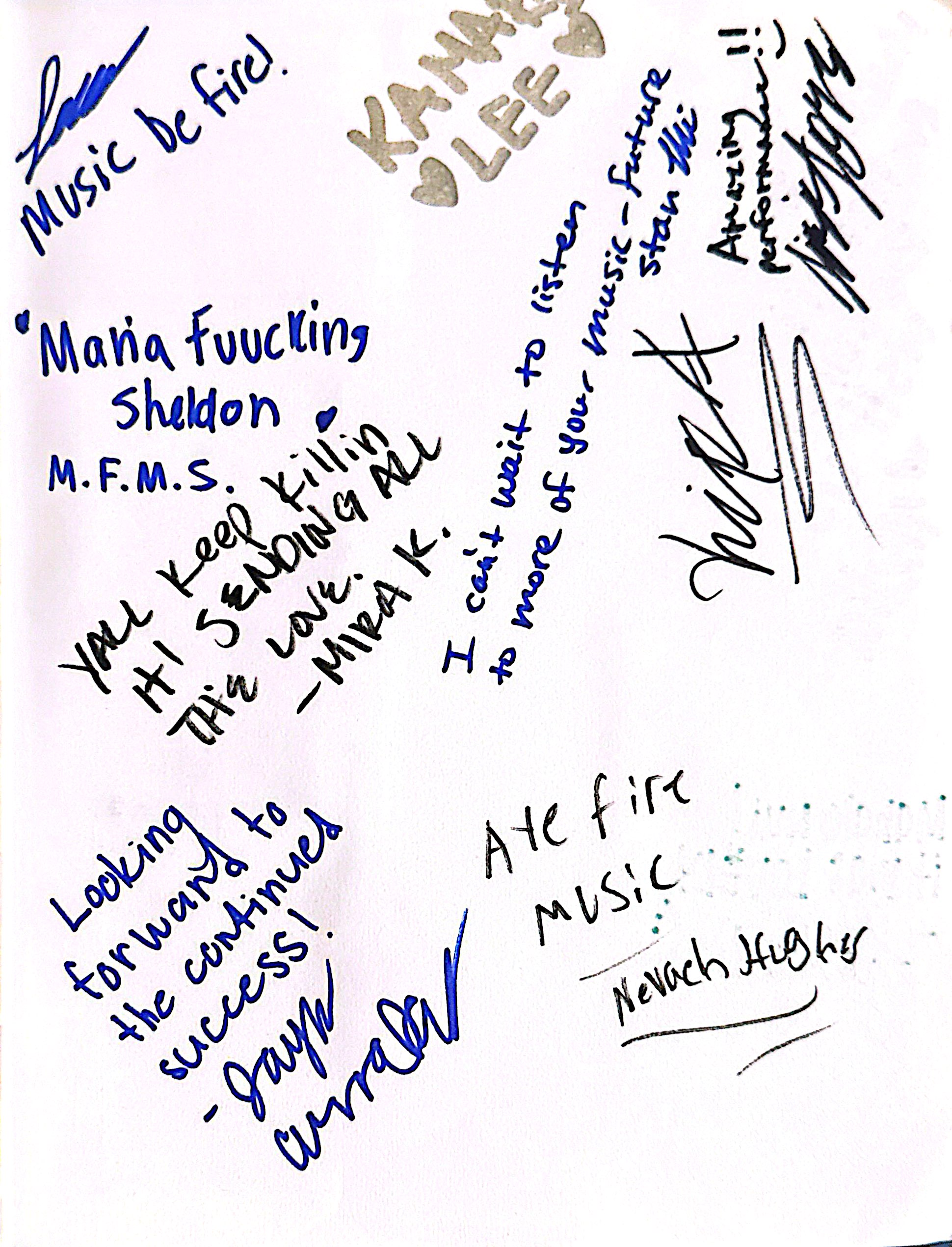 SHOWBOOK scan 32